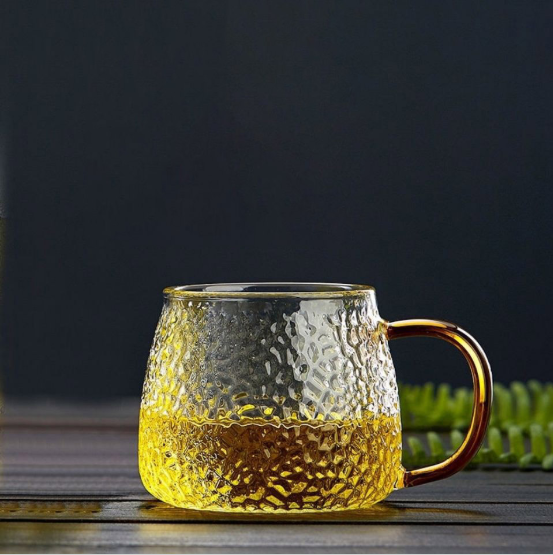 Varför behöver vi genomskinliga vinglas när vi dricker?