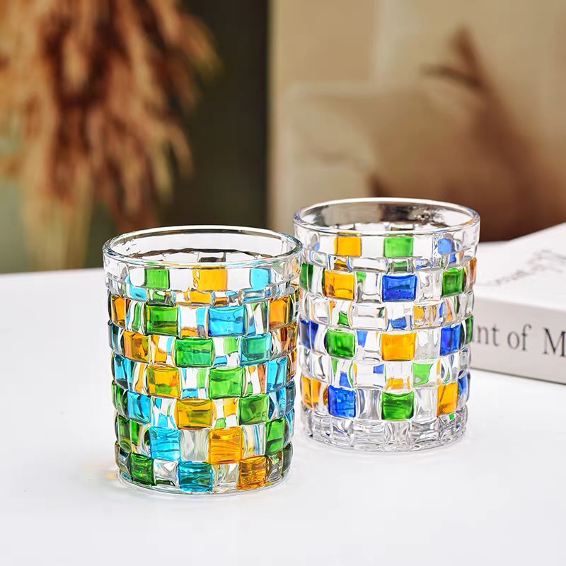 Kreativt whiskyölglas i europeisk stil med färgglada plädmönster